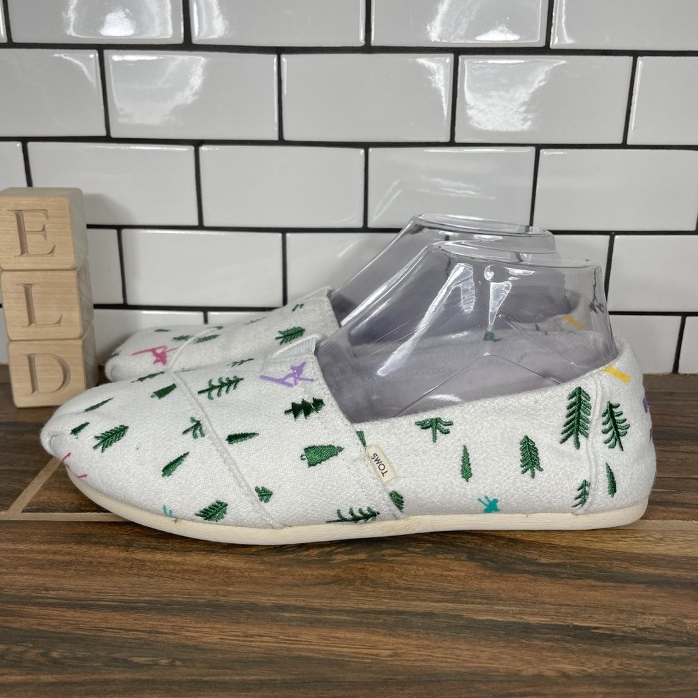 TOMS Seasonal Classic Alpargata Women's Size 9 Shoes White Ski Tree Print Flat